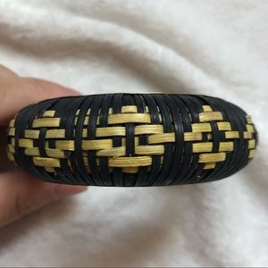 Jewelmint Manta Bangle